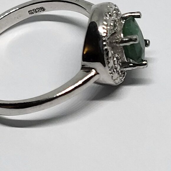 Elite New 1.35ctw Genuine Emerald & Diamond .925 Sterling Silver Size 7 Ring - Picture 2 of 5